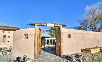 Ranchos de Taos Casita by Downtown & Trails! - Housity