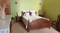 The Green Suite - with Garden