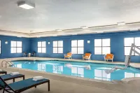 Hampton Inn & Suites Valparaiso - Pools