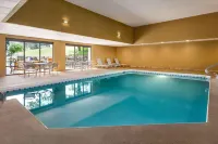 AmericInn by Wyndham Madison West - Pools