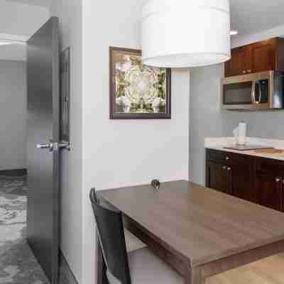 Homewood Suites by Hilton Lansing Eastwood Rooms