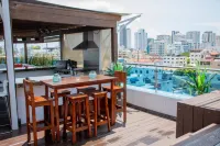 8Bdr Penthouse with Private Rooftop & Jacuzzi Hôtels à : Santo Domingo Oeste