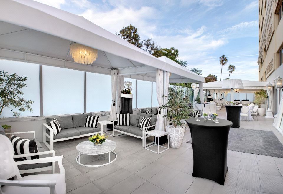 Huntley Santa Monica Beach Over view