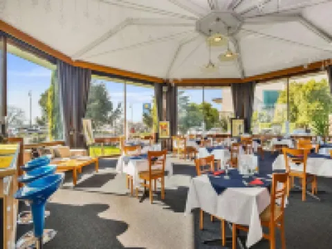 Cedar Lodge Motel Hotels in Morwell