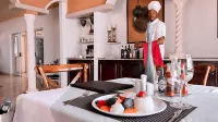 Casa Blanca Boutique Hotel Pension - servizio colazione