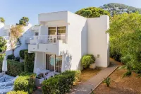 Atlas Apartments Ibiza فنادق في Cala Llonga