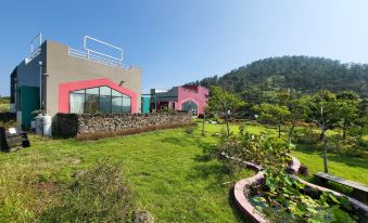 Jeju Yeohaeng and Chiyou Pension