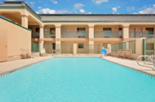 Super 8 by Wyndham Byron/South Macon