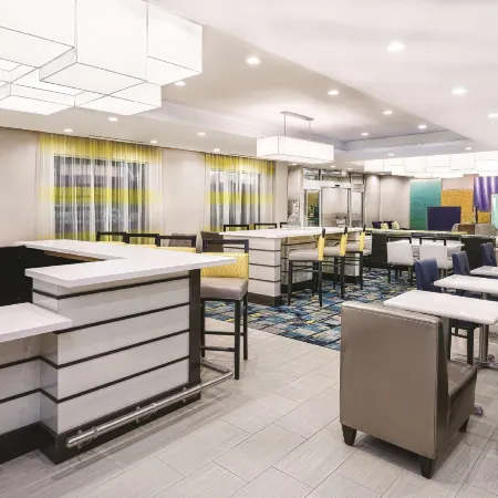 La Quinta Inn & Suites by Wyndham Odessa N. - Sienna Tower