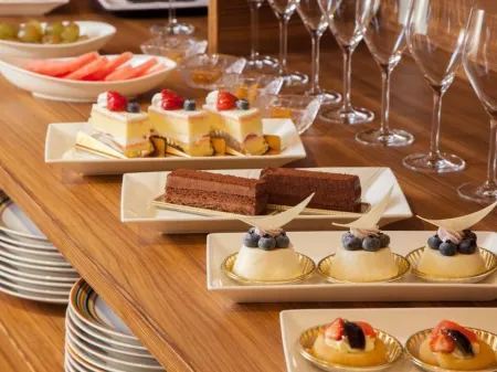 The Prince Villa Karuizawa Отели рядом с достопримечательностью «しなの鉄道軽井沢駅 旧駅舎口»