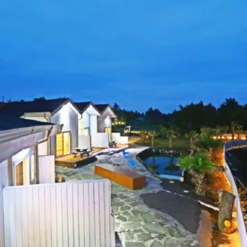 Seogwipo agHouse Pension Отели рядом с достопримечательностью «Пляж Пёсон»