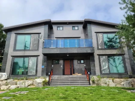 Yeoju Hangaroi Pension Отели рядом с достопримечательностью «Silleuksa»