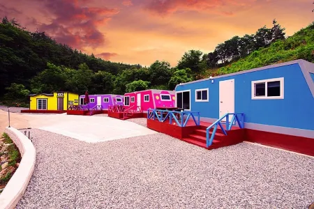 Samcheok Supsokbada Pension Отели рядом с достопримечательностью «Cave Mystery Hall»