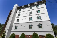 Eumseong Cello Hoteles cerca de Seolseong Park