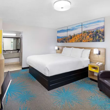 Days Inn by Wyndham Savannah