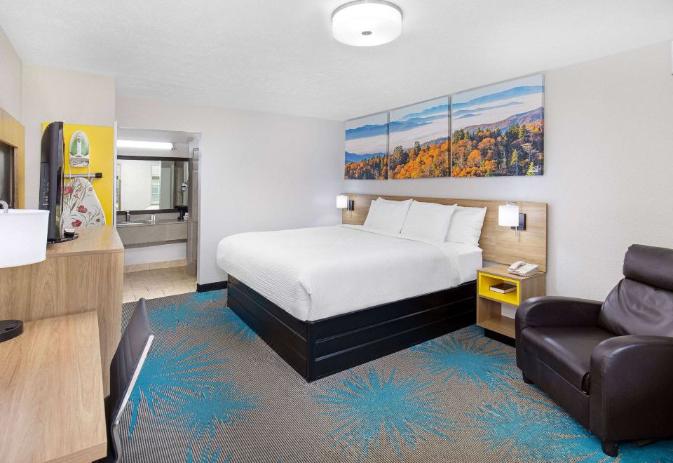 Days Inn by Wyndham Savannah - Housity