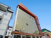 Hotel Signature Cochin Hotels near Marine Drive Ground