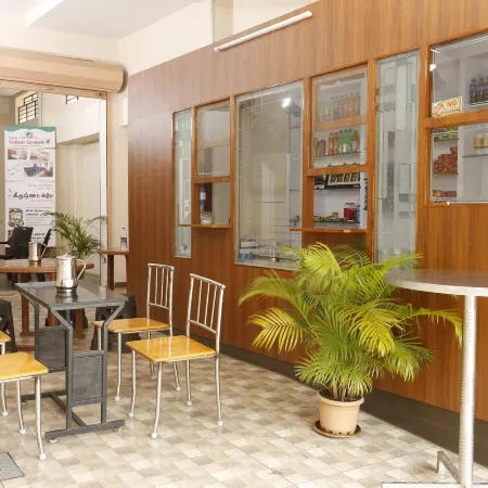 Hotel Gokul Grande 에로드 호텔