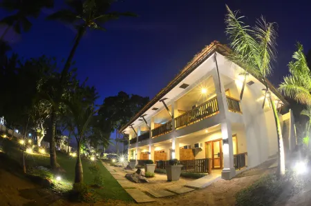 Nabulao Beach Resort Отели рядом с достопримечательностью «Ubong Cave»