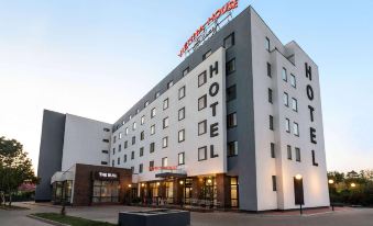 Vienna House Easy by Wyndham Bucharest Airport