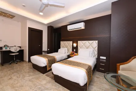 Hotel Pal Paradise Отели в г. Лакхнау