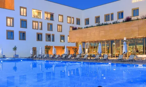 mk | hotel tirana