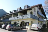加戈霍夫公寓飯店 Kuss - Kunst Im Schloss附近的飯店