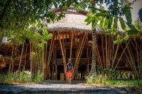 Elemento Homestay Badung Отели в г. 