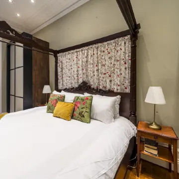 The Regency Studio|82Cathedral