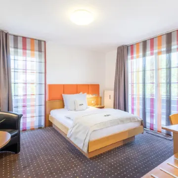 acora Düsseldorf Living the City Отели рядом с достопримечательностью «Хассельс»