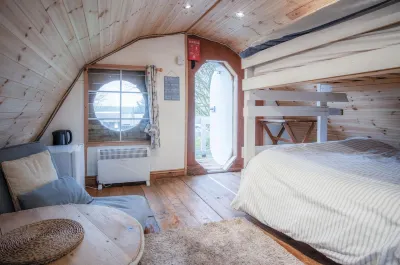 The Pod - 1 Bedroom - Freshwest Beach Retreat Hôtels à : Milford Haven