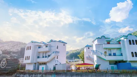 Chuncheon Vishop Pension Отели рядом с достопримечательностью «Jade Garden»