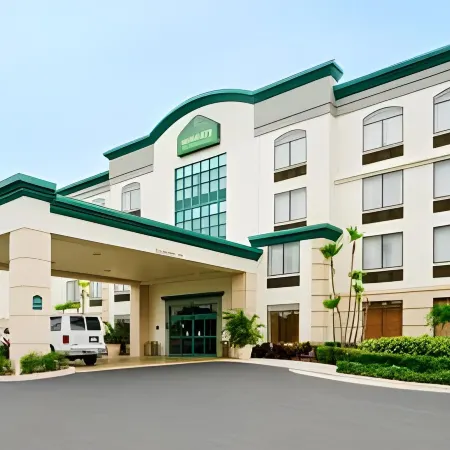 Holiday Inn TAMPA NORTH by IHG Отели рядом с достопримечательностью «Зоопарк Лоури»