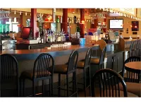 Trade Winds Central Inn - bar