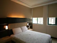 Olongapo Travel Lodge Hotels near Hardin de Pasipiko