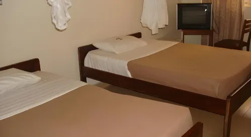 Acholi Inn