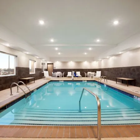 Country Inn & Suites by Radisson, Enid, OK