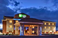 Holiday Inn Express & Suites Albuquerque Airport