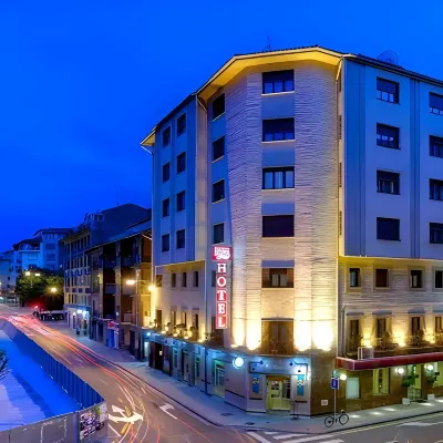 Habitus Hotel Leyre Hotels near UPNA