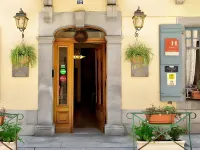 Hôtel du Lion d'Or Hotels in Cauterets