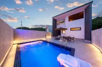 Crystal Villa Nanjo -  Casas de vacaciones