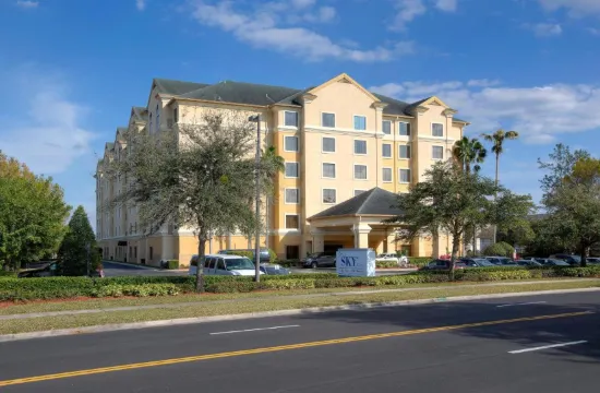 StaySky Suites I-Drive Orlando Near Universal