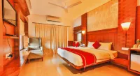 Shining Sand Beach Hotel