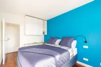 Appartement de luxe avec vue complète sur la ville et piscine