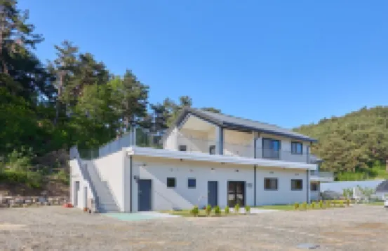 Yangyang Stay in Bricks