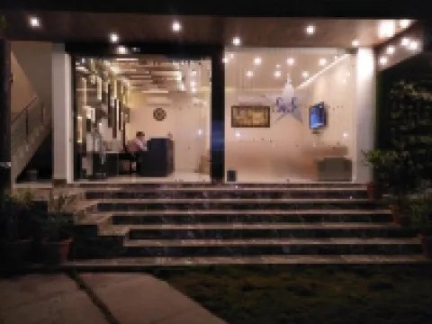 Sun n Star Hotel di Satna