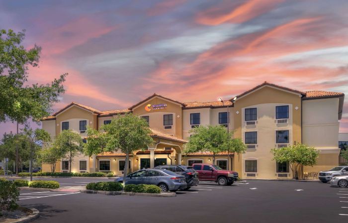 Comfort Inn & Suites Northeast - Gateway