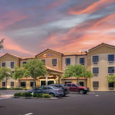 Comfort Inn & Suites Northeast - Gateway Hotels near Enclave at St. Petersburg