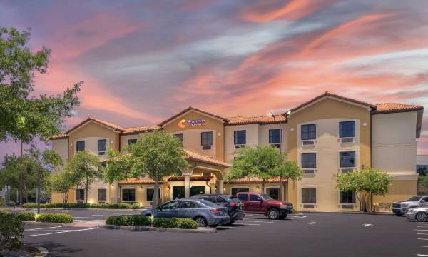 Comfort Inn & Suites Northeast - Gateway