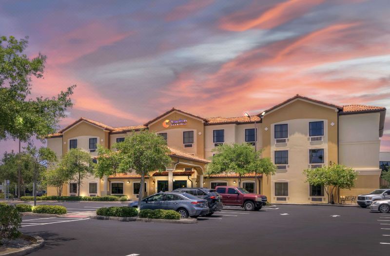 Comfort Inn & Suites Northeast - Gateway